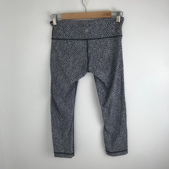 Lululemon Wunder Under Crop III Scatter Star Crops - Picture 9 of 10
